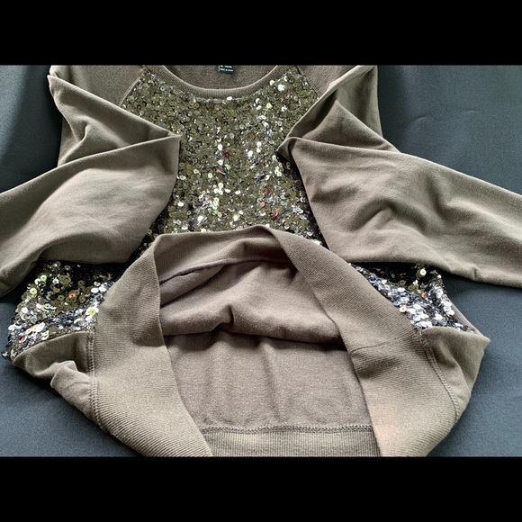 🌟FOREVER 21 Comfy Bling Sequence Top | Nice 🌟 - Picture 5 of 8